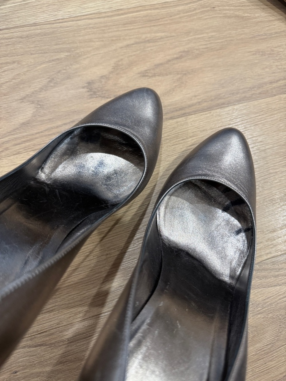 Gucci Metallic Pewter Leather Stiletto Pumps Size 9.5 - Picture 9 of 11